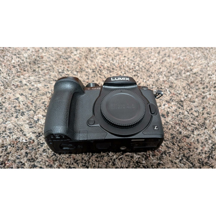 Panasonic Lumix GH5 cuerpo como nueva 9.5/10